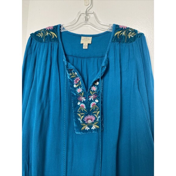 St. John's Bay Women Top Plus Size 1X Blue Embroider Velvet Long Sleeve Tassel - Picture 3 of 14